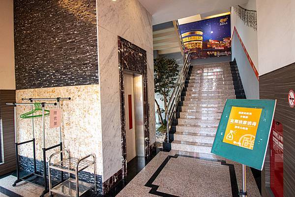 【新莊美食】小鮮鍋新莊店-最低不到370元！超過100種不同食材火鍋吃到飽