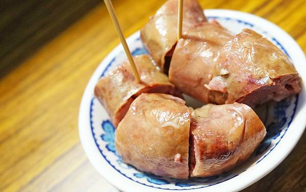 【基隆美食】基隆大觀圓鹹湯圓豬肝腸-仁愛市場裡超過60年老字號美味的小吃店 【基隆美食】基隆大觀圓鹹湯圓豬肝腸-仁愛市場裡超過60年老字號美味的小吃店