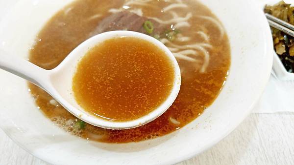 【台北美食】認真煮麵-不用100元就可以吃到牛肉麵!