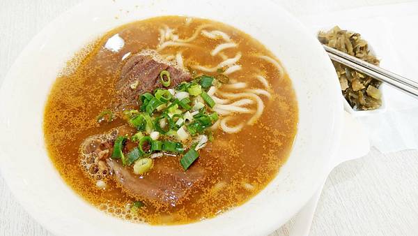 【台北美食】認真煮麵-不用100元就可以吃到牛肉麵! 【台北美食】認真煮麵-不用100元就可以吃到牛肉麵!