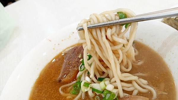 【台北美食】認真煮麵-不用100元就可以吃到牛肉麵! 【台北美食】認真煮麵-不用100元就可以吃到牛肉麵!