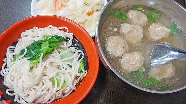 【台北美食】四鄉五島馬祖麵店-24小時不打祥,別的地方吃不到的黑芝麻水餃 【台北美食】四鄉五島馬祖麵店-24小時不打祥,別的地方吃不到的黑芝麻水餃