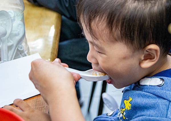 【三重美食】阿賢排骨便當-用餐時間必定大排長龍的老字號排骨飯店 【三重美食】阿賢排骨便當-用餐時間必定大排長龍的老字號排骨飯店