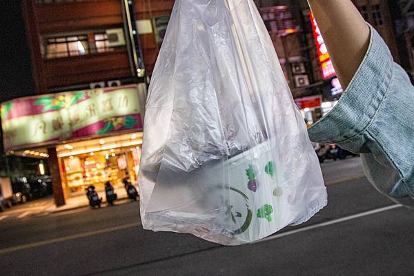【三重美食】阿賢排骨便當-用餐時間必定大排長龍的老字號排骨飯店 【三重美食】阿賢排骨便當-用餐時間必定大排長龍的老字號排骨飯店