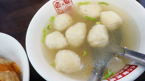 【基隆美食】魚丸伯仔-超過60年老字號美食店家！有一樣東西只有在這才能吃到