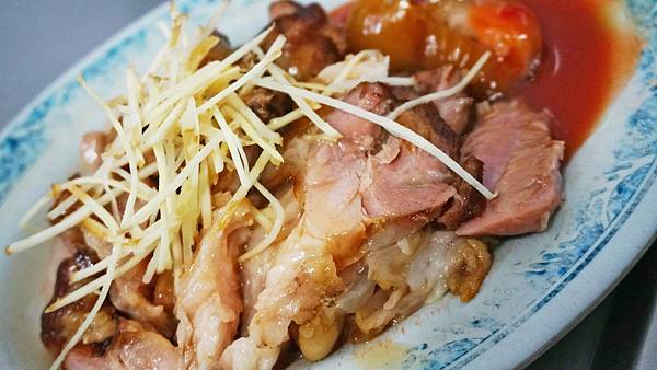 【基隆美食】長腳麵食-中午用餐時間，從店內排到店外的超人氣排隊小吃店