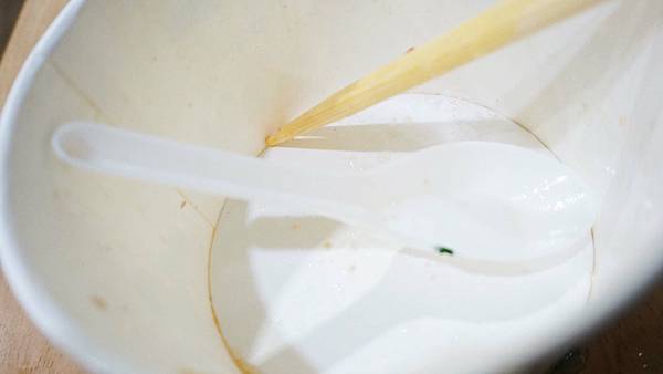 【台北美食】佳佳蒜味肉羹-想要多蒜自己加！隱藏在巷弄裡的小吃店