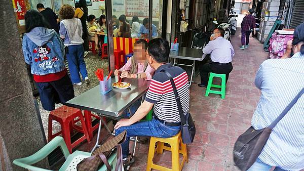 【基隆美食】基隆慶安宮廟口咖哩炒麵炒飯-吃過的人都爆推!隱藏在狹小巷弄裡的咖哩炒麵 【基隆美食】基隆慶安宮廟口咖哩炒麵炒飯-吃過的人都爆推!隱藏在狹小巷弄裡的咖哩炒麵