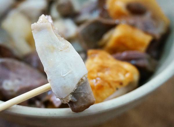 【基隆美食】三坑菜頭滷-沒有店名沒有招牌卻吸引大批大潮的小吃店