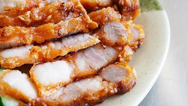 【基隆美食】崇安街10元鹹粥店-隱藏在巷弄裡，1碗只要10元的大份量鹹粥