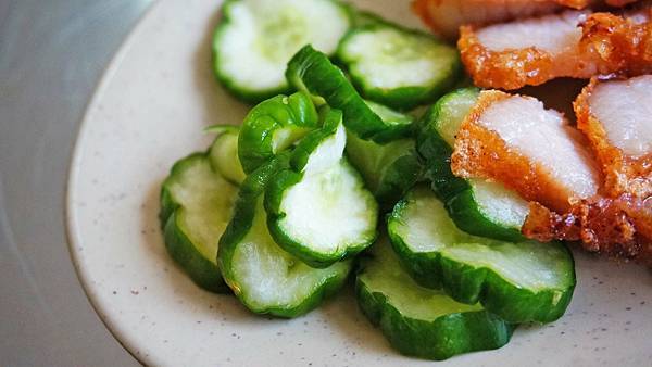 【基隆美食】崇安街10元鹹粥店-隱藏在巷弄裡，1碗只要10元的大份量鹹粥