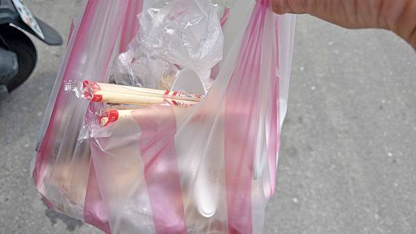 【新店美食】黃記米粉湯(原碧潭黃記)-用餐時間爆多人潮的超人氣小吃店