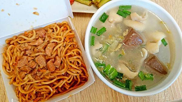 【板橋美食】阿霞小吃-20年老字號的美味傳統小吃店