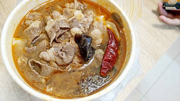 【中和美食】食尚吃到飽涮涮鍋-CP值爆高!外帶火鍋只要89元就能吃到 【中和美食】食尚吃到飽涮涮鍋-CP值爆高!外帶火鍋只要89元就能吃到