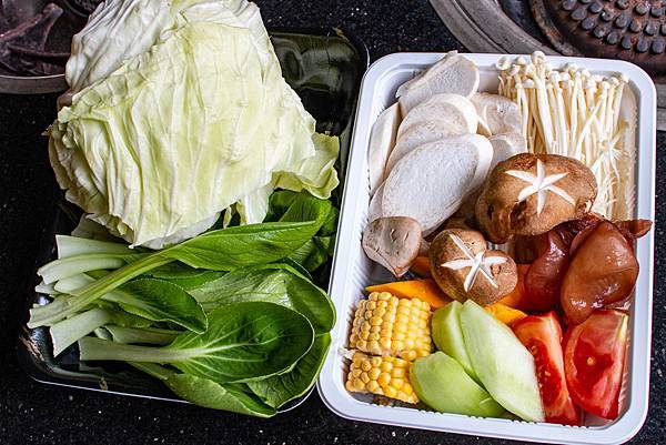 【桃園外帶美食】石頭日式炭火燒肉-外帶燒肉套餐+1元贈送50隻蝦及鯖魚