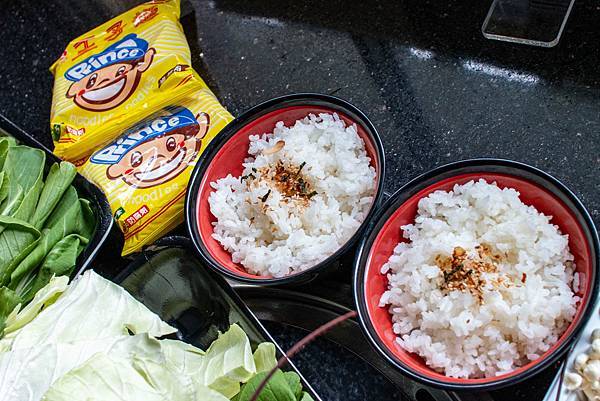 【桃園外帶美食】石頭日式炭火燒肉-外帶火鍋套餐，不到5折的價格就能吃到龍蝦等高級海鮮