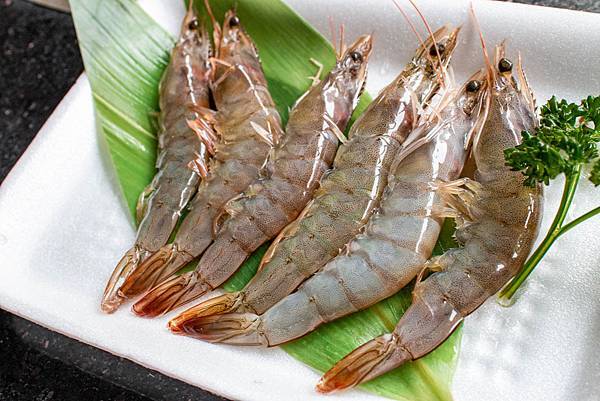 【桃園外帶美食】石頭日式炭火燒肉-外帶火鍋套餐，不到5折的價格就能吃到龍蝦等高級海鮮