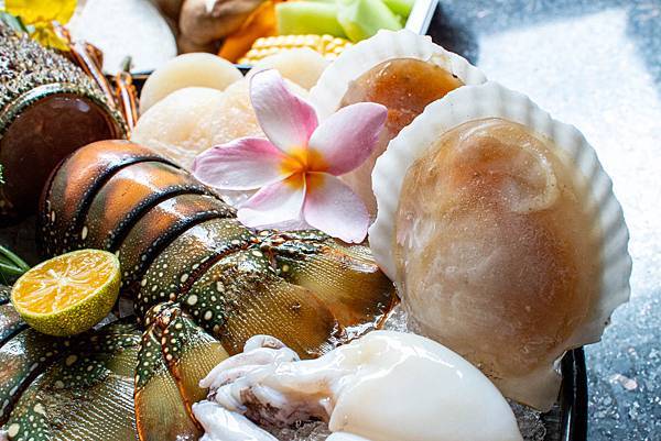 【桃園外帶美食】石頭日式炭火燒肉-外帶火鍋套餐，不到5折的價格就能吃到龍蝦等高級海鮮