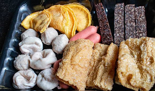 【桃園外帶美食】石頭日式炭火燒肉-外帶火鍋套餐，不到5折的價格就能吃到龍蝦等高級海鮮