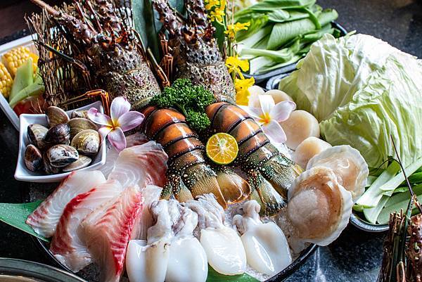 【桃園外帶美食】石頭日式炭火燒肉-外帶火鍋套餐，不到5折的價格就能吃到龍蝦等高級海鮮