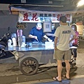 【板橋美食】埔墘市場豆花-晚上才能吃到的無名攤車豆花店