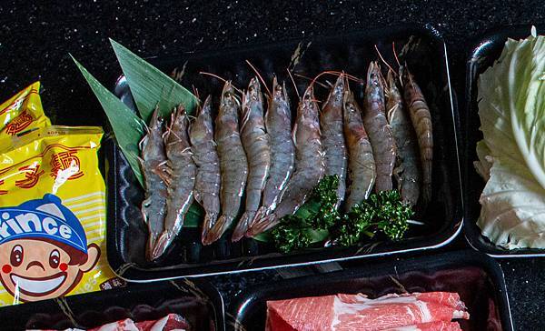 【桃園外帶美食】石頭日式炭火燒肉-外帶燒肉套餐+1元贈送50隻蝦及鯖魚