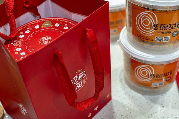 【台中伴手禮美食】酒飽甜-100%日本麵粉製作而成的限量手工千層蛋捲，比傳統蛋捲還要美味！