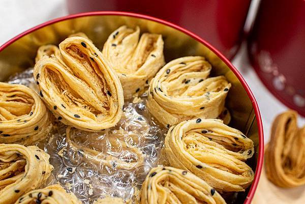 【台中伴手禮美食】酒飽甜-100%日本麵粉製作而成的限量手工千層蛋捲，比傳統蛋捲還要美味！