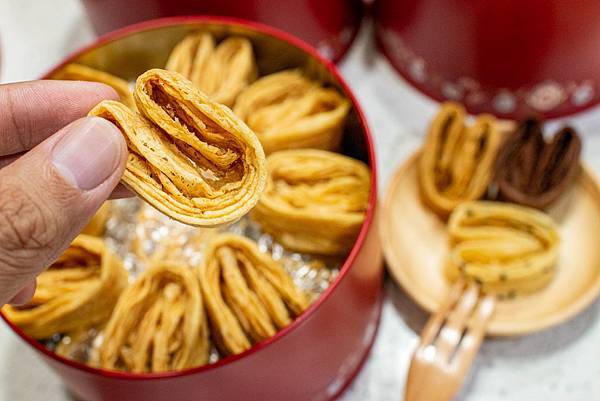 【台中伴手禮美食】酒飽甜-100%日本麵粉製作而成的限量手工千層蛋捲，比傳統蛋捲還要美味！