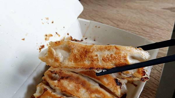 【中和美食】小多多鍋貼-不用沾醬就很好吃的美味鍋貼店