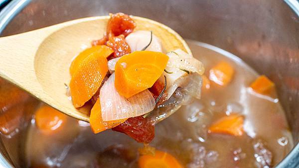 【壓力鍋推薦】Hamilton Beach漢美馳多功能微電腦壓力鍋-輕輕鬆鬆燉出入口即化的美味，微電腦控制安全又可靠