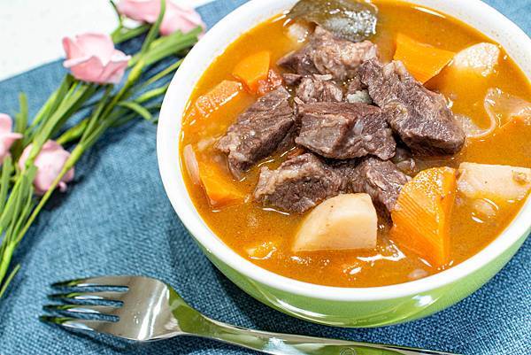 【壓力鍋推薦】Hamilton Beach漢美馳多功能微電腦壓力鍋-輕輕鬆鬆燉出入口即化的美味，微電腦控制安全又可靠