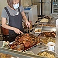 【中和美食】滷肉腳-還沒有到用餐時間就排到店門外的超人氣排隊豬腳飯