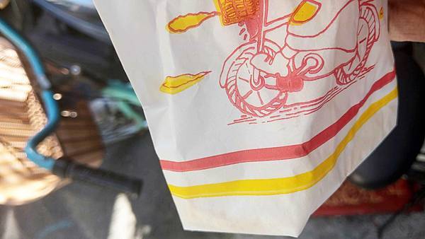 【台北美食】利隆餅店-隱藏在東門市場裡旁邊巷弄的爆人氣餡餅店