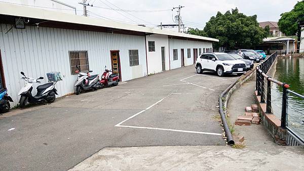 【桃園美食】台灣番鴨園區-CP值爆表！飯麵免費無限量，美味又好吃的烤雞店