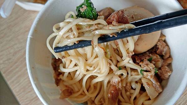 【板橋美食】莉芳小吃-隱藏在巷弄裡的50元炒飯小吃店