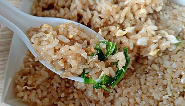 【板橋美食】莉芳小吃-隱藏在巷弄裡的50元炒飯小吃店