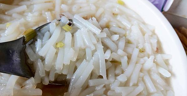 【板橋美食】民權米粉湯-隱藏在巷弄裡的超大份量15元米粉湯