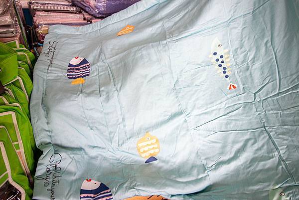 【疫情廠商特賣！全數商品批發價出售求現金！不到市價一半的價格就能買到一樣的品質】床墊、高級床包、天絲床包，百貨公司的寢具，通通下殺超低價不到５折！買到賺到哦～！三重艾薇爾居家生活館Avril