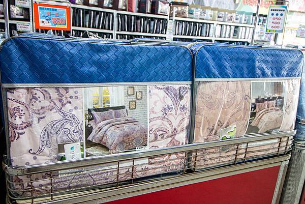 【疫情廠商特賣！全數商品批發價出售求現金！不到市價一半的價格就能買到一樣的品質】床墊、高級床包、天絲床包，百貨公司的寢具，通通下殺超低價不到５折！買到賺到哦～！三重艾薇爾居家生活館Avril