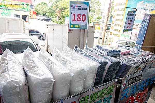 【疫情廠商特賣！全數商品批發價出售求現金！不到市價一半的價格就能買到一樣的品質】床墊、高級床包、天絲床包，百貨公司的寢具，通通下殺超低價不到５折！買到賺到哦～！三重艾薇爾居家生活館Avril