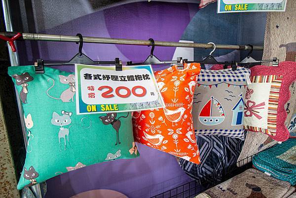 【疫情廠商特賣！全數商品批發價出售求現金！不到市價一半的價格就能買到一樣的品質】床墊、高級床包、天絲床包，百貨公司的寢具，通通下殺超低價不到５折！買到賺到哦～！三重艾薇爾居家生活館Avril