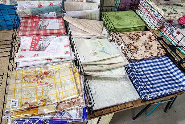 【疫情廠商特賣！全數商品批發價出售求現金！不到市價一半的價格就能買到一樣的品質】床墊、高級床包、天絲床包，百貨公司的寢具，通通下殺超低價不到５折！買到賺到哦～！三重艾薇爾居家生活館Avril