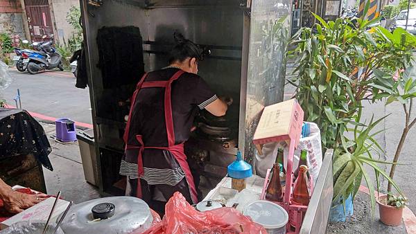 【中和美食】萊福小吃店-超便宜50元肉絲炒飯還多送一罐飲料 【中和美食】萊福小吃店-超便宜50元肉絲炒飯還多送一罐飲料