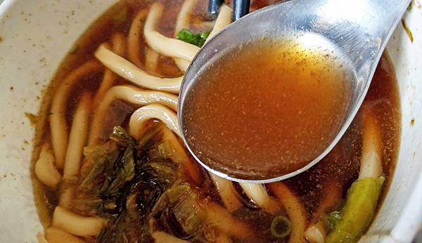 【板橋美食】板新小吃店-絕無僅有的銅板價！牛肉麵一碗只要７０元！