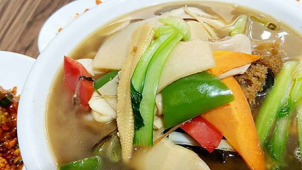 【台北美食】父子廚房-1碗麵2個人也吃不完！陽明山裡CP值最高的韓式中華餐廳