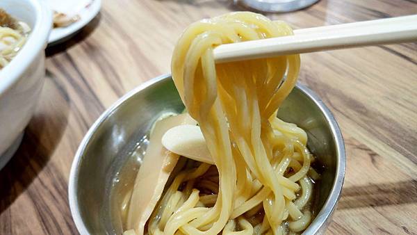 【台北美食】父子廚房-1碗麵2個人也吃不完！陽明山裡CP值最高的韓式中華餐廳