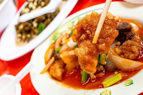 【屏東必吃美食】後壁湖邱家生魚片二店-20片生魚片，竟然100元，別的地方絕對看不到的爆CP值！其它餐點也好吃