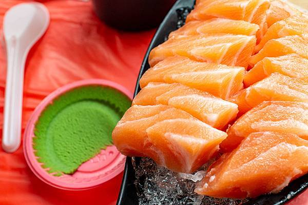 【屏東必吃美食】後壁湖邱家生魚片二店-20片生魚片，竟然100元，別的地方絕對看不到的爆CP值！其它餐點也好吃