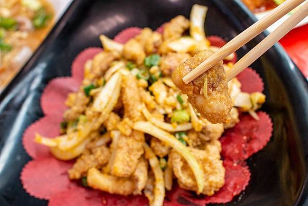 【屏東必吃美食】後壁湖邱家生魚片二店-20片生魚片，竟然100元，別的地方絕對看不到的爆CP值！其它餐點也好吃